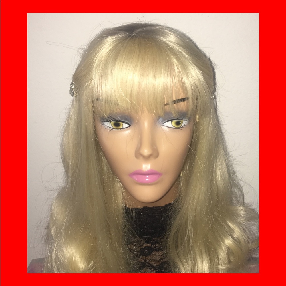 Wig - Picture 3 of 9